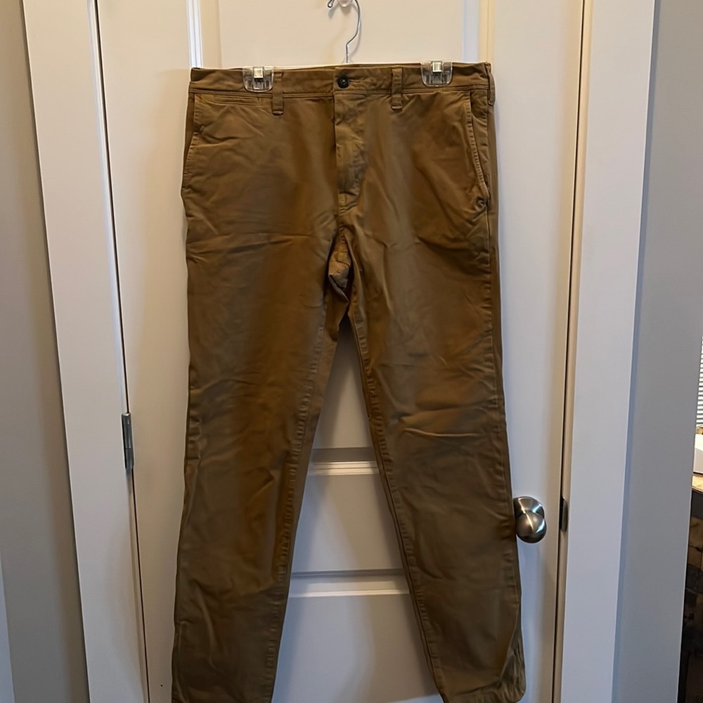 American Eagle Khaki pants 32x34